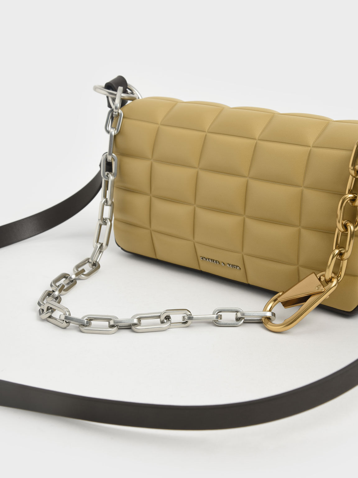 Maze Chunky Chain Handle Quilted Shoulder Bag, Sand, hi-res
