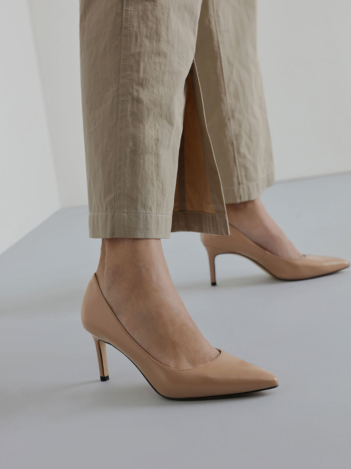 Nude Pointed Pumps - & PT