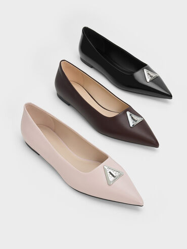 Chaussures à bout pointu et détail métallique triangulaire, Noir box, hi-res