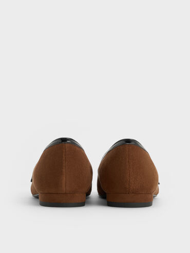 Mary Janes aus Wildlederimitat mit kontrastierendem Besatz und Schnallenriemen, Braun, hi-res