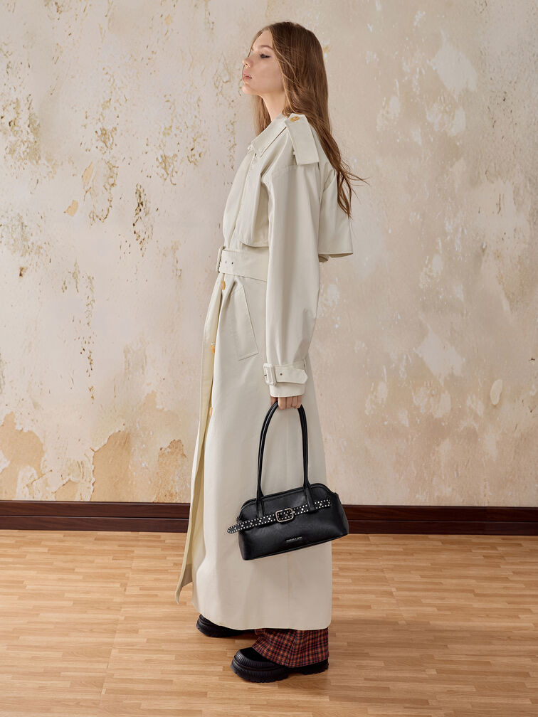 Victoria Schultertasche in länglicher Form mit nietenbesetztem Gürteldetail, Noir, hi-res