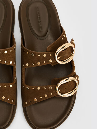 Slippers met dubbele band, gespen en studs, Bruin, hi-res