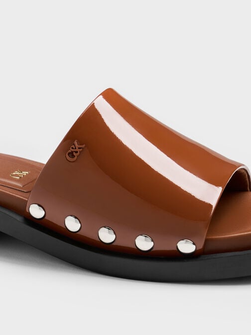 Lackledersandalen mit Nieten, Braun, hi-res