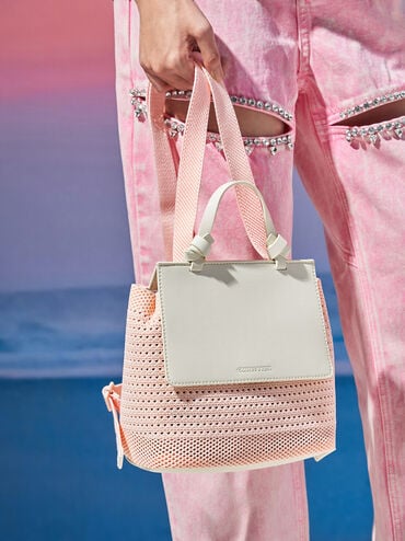 Ida &ndash; Gestrickter Rucksack mit Frontklappe f&uuml;r M&auml;dchen, Pink, hi-res