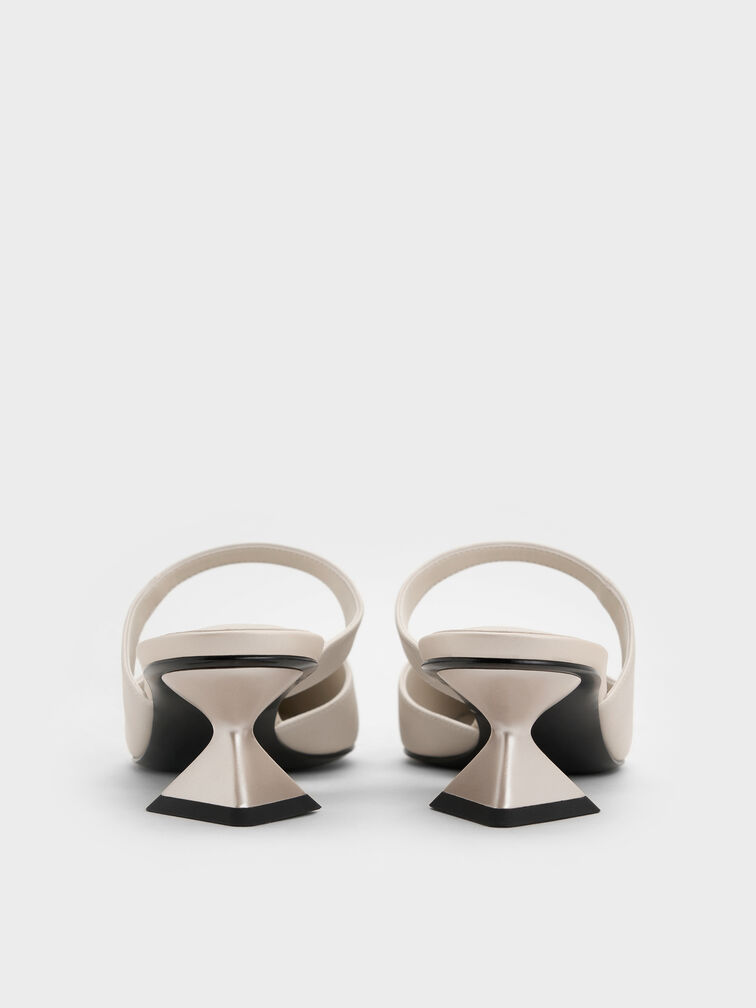 D&eacute;collet&eacute; con tacco scultoreo asimmetrico Vada, Bianco, hi-res