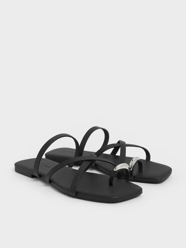 Sandali con cinturino e anello per le dita con dettaglio metallico, Nero, hi-res