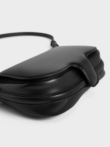 Sac allongé Kora à accents métalliques, Noir, hi-res