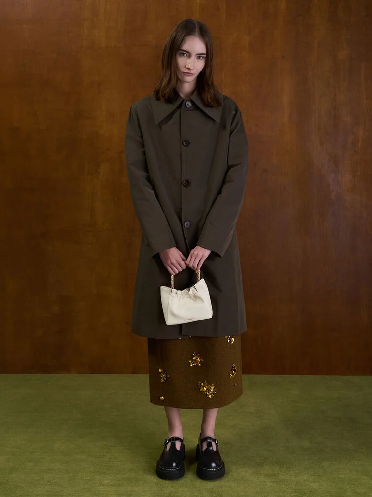 Damestas Brigette met ruches en kettingriem, crèmekleurig - CHARLES & KEITH 