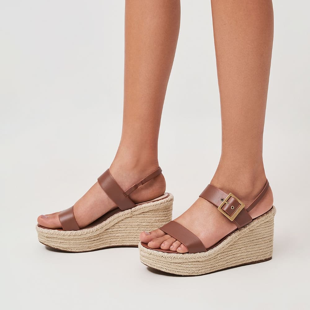 Women's brown buckled espadrille wedges - CHARLES & KEITH