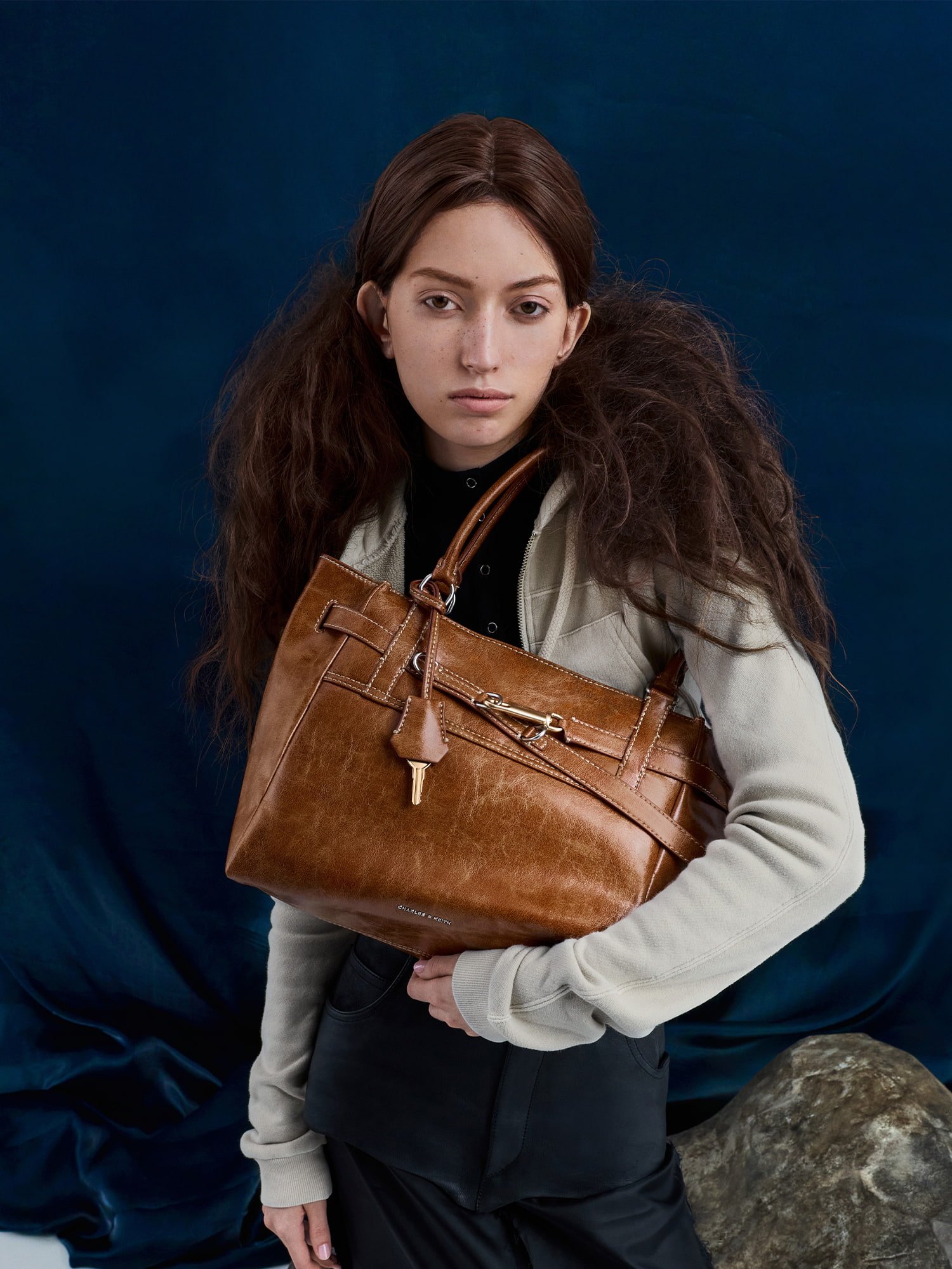 Mabel Satijnen Bucket Bag met Bloemen Ranken - Roze - CHARLES & KEITH