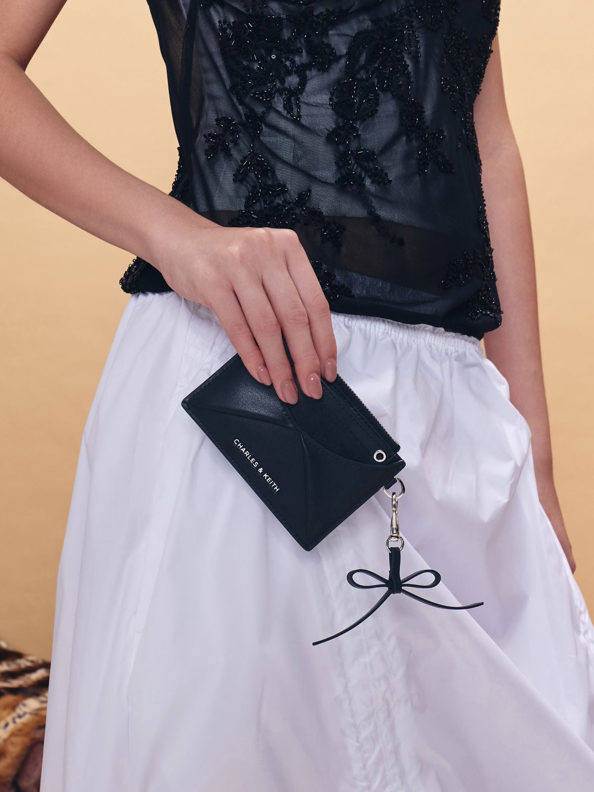 Noir Hazel Bow Panelled Card Holder - CHARLES & KEITH