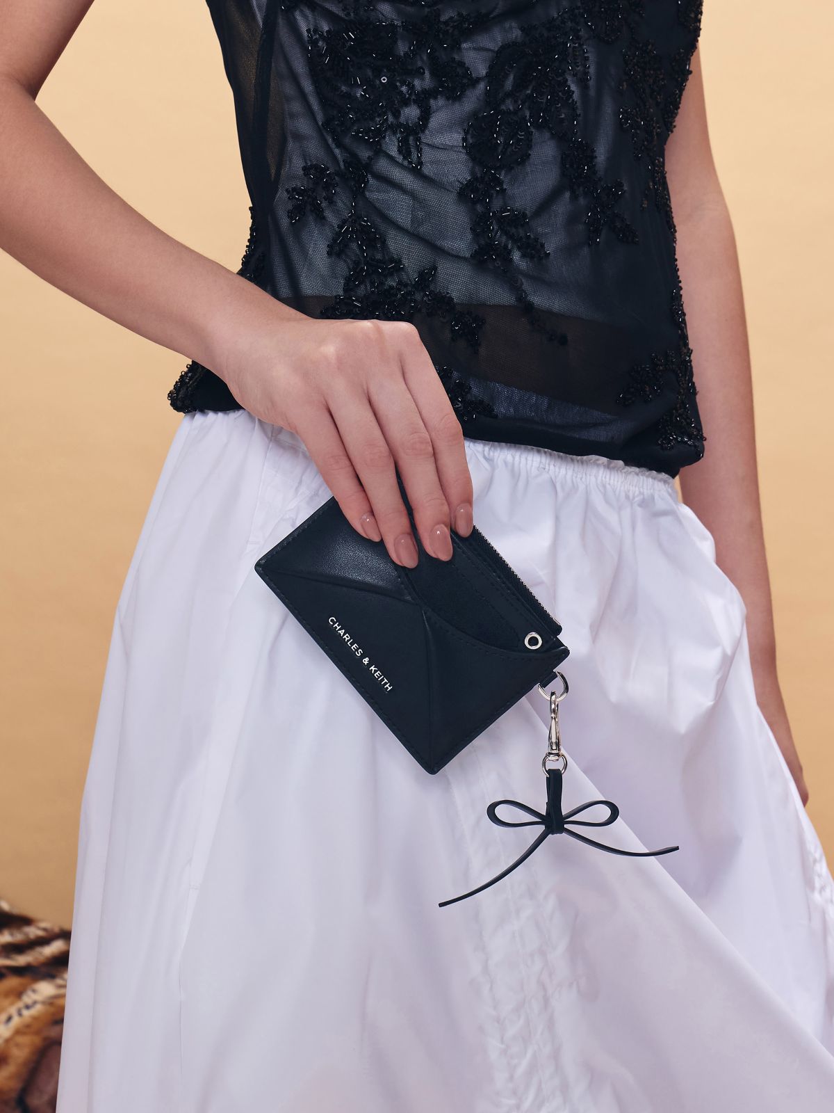 Noir Hazel Bow Panelled Card Holder - CHARLES & KEITH