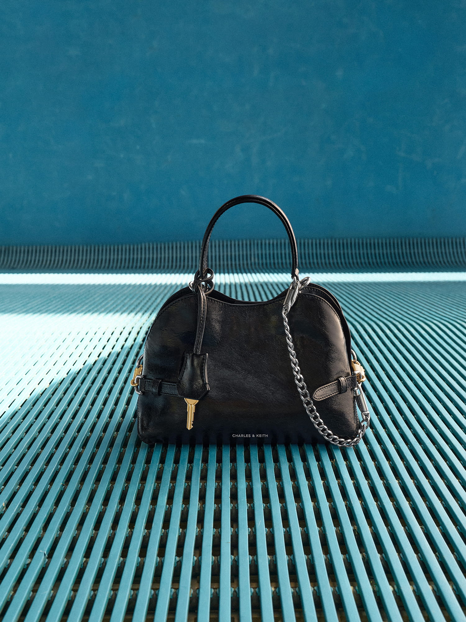 Delfina Tote Bag mit Kettendetail - Noir - CHARLES & KEITH
