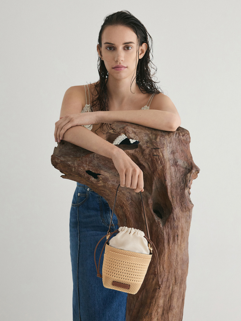 Women’s girls' Ida knitted bucket bag in beige - CHARLES & KEITH