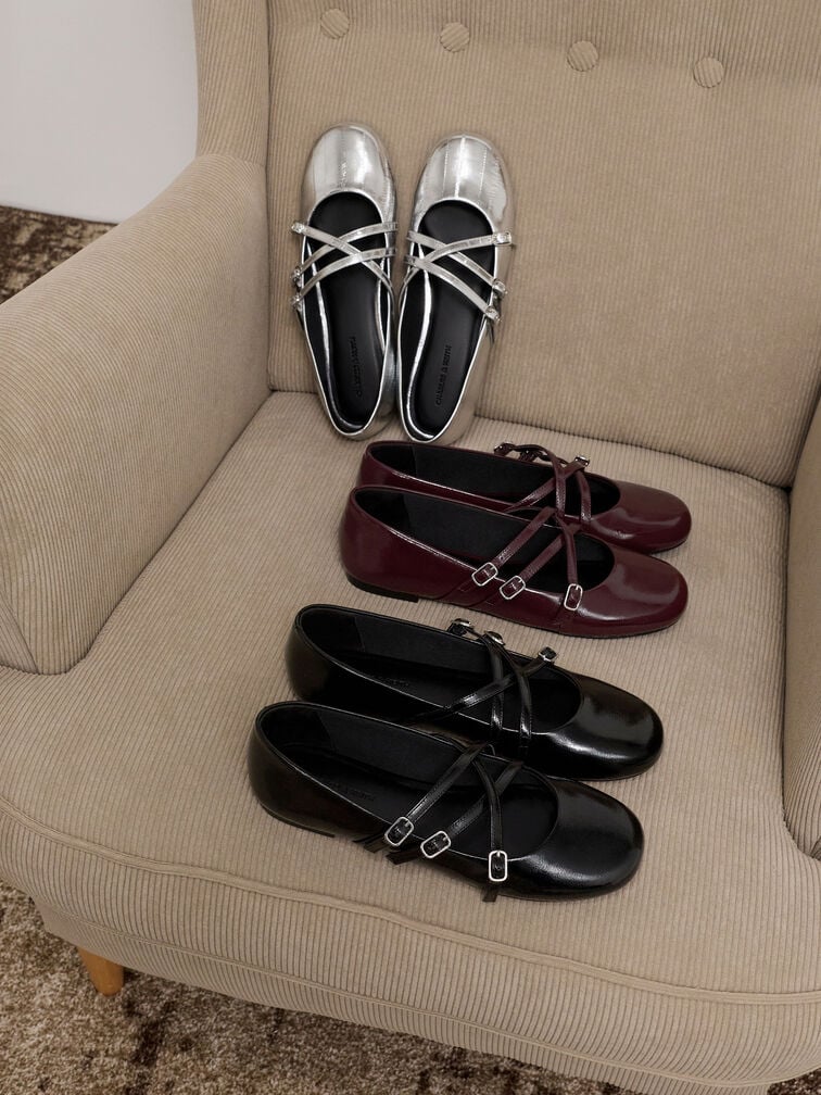 Mary Jane Ballerinas mit dreifachen Riemchen, eine stilvolle Wahl, um aufzufallen.