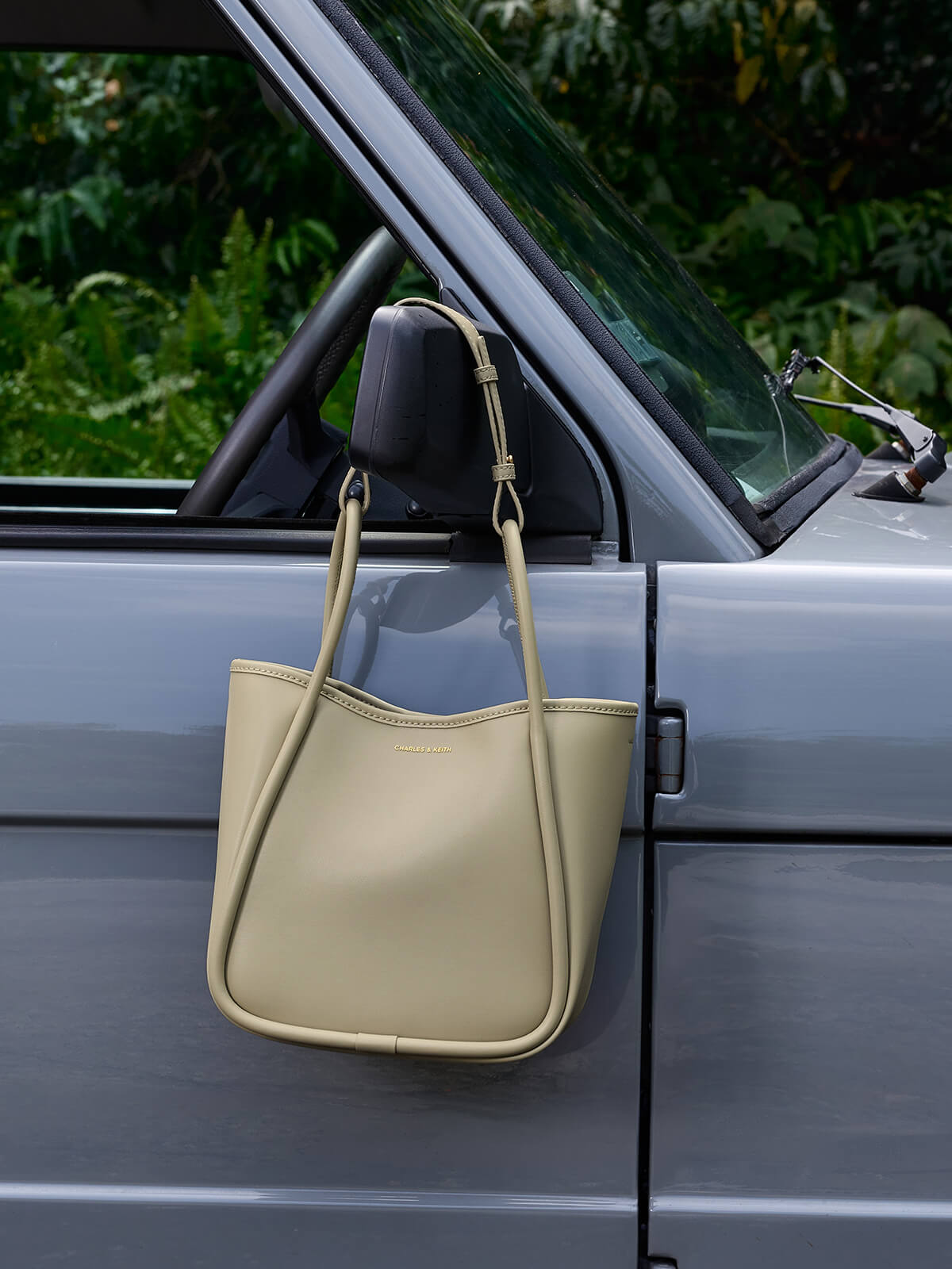 Mini Lyla Tote Bag mit Riemen in Röhren-Optik - CHARLES & KEITH
