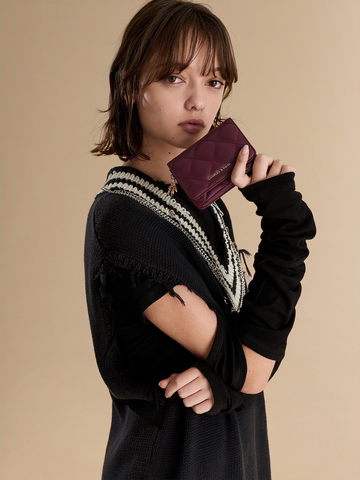 Tarjetero acolchado con colgantes de lazo y corazón Arrietty - Crema - CHARLES & KEITH