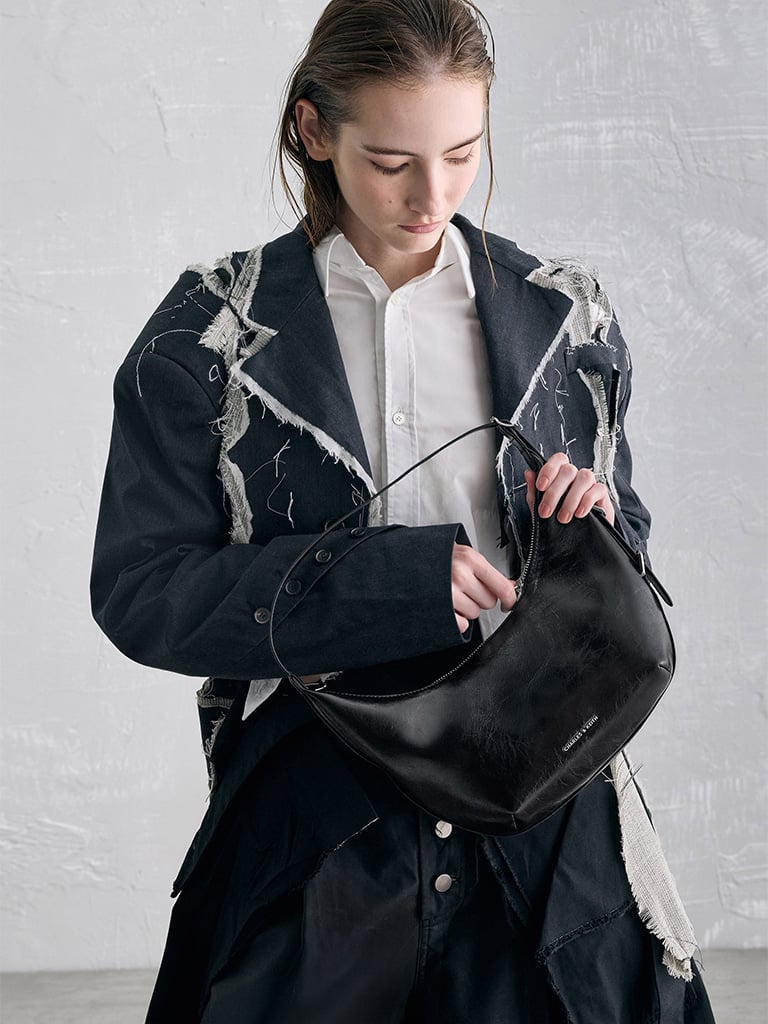 Women’s Bryna curved hobo bag in noir  - CHARLES & KEITH