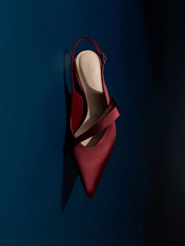 Slingback-Pumps aus Satin mit plissierten Riemen - Rot - CHARLES & KEITH