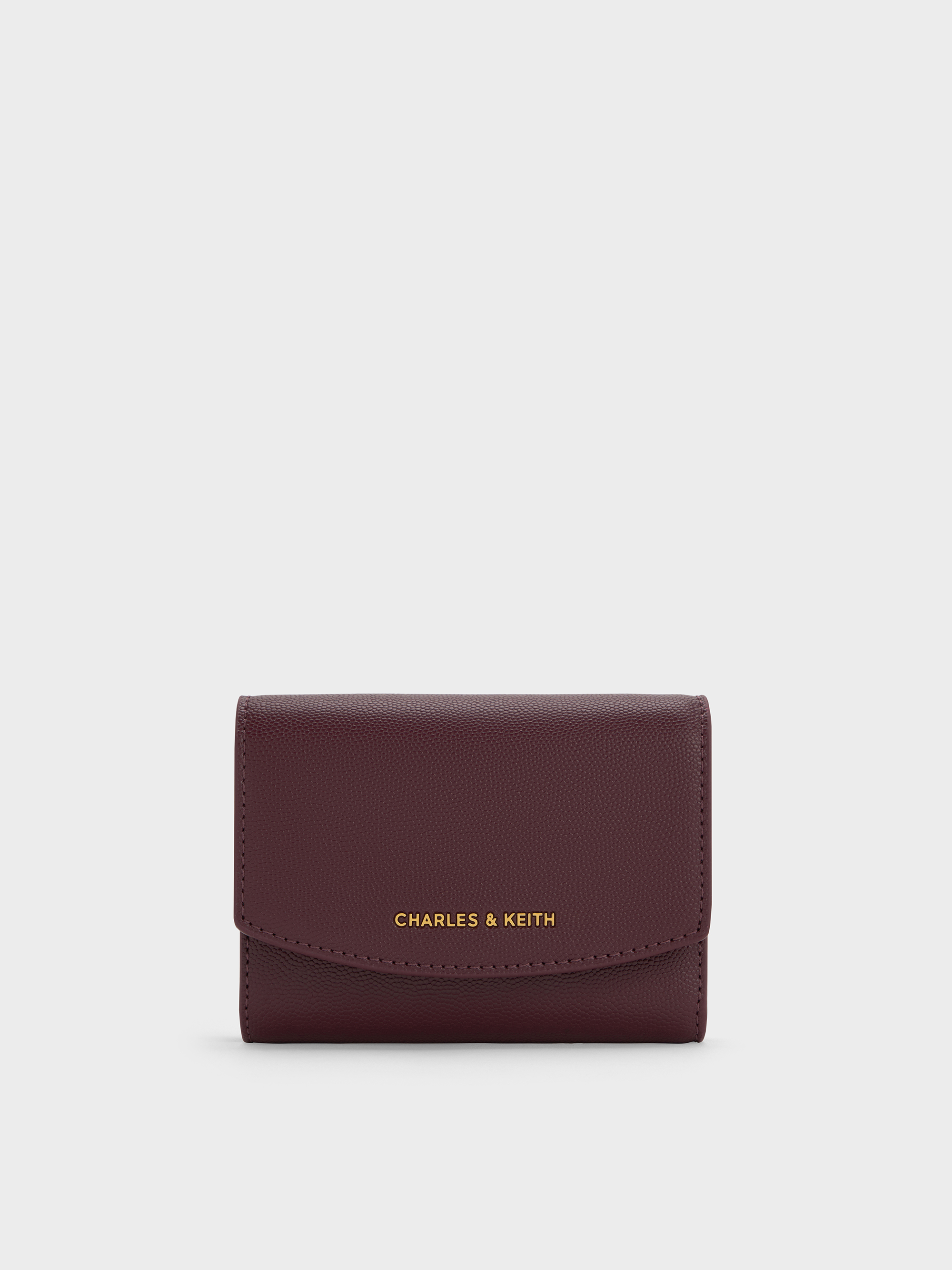 Portefeuille à rabat incurvé Briony rouge mûre | CHARLES & KEITH